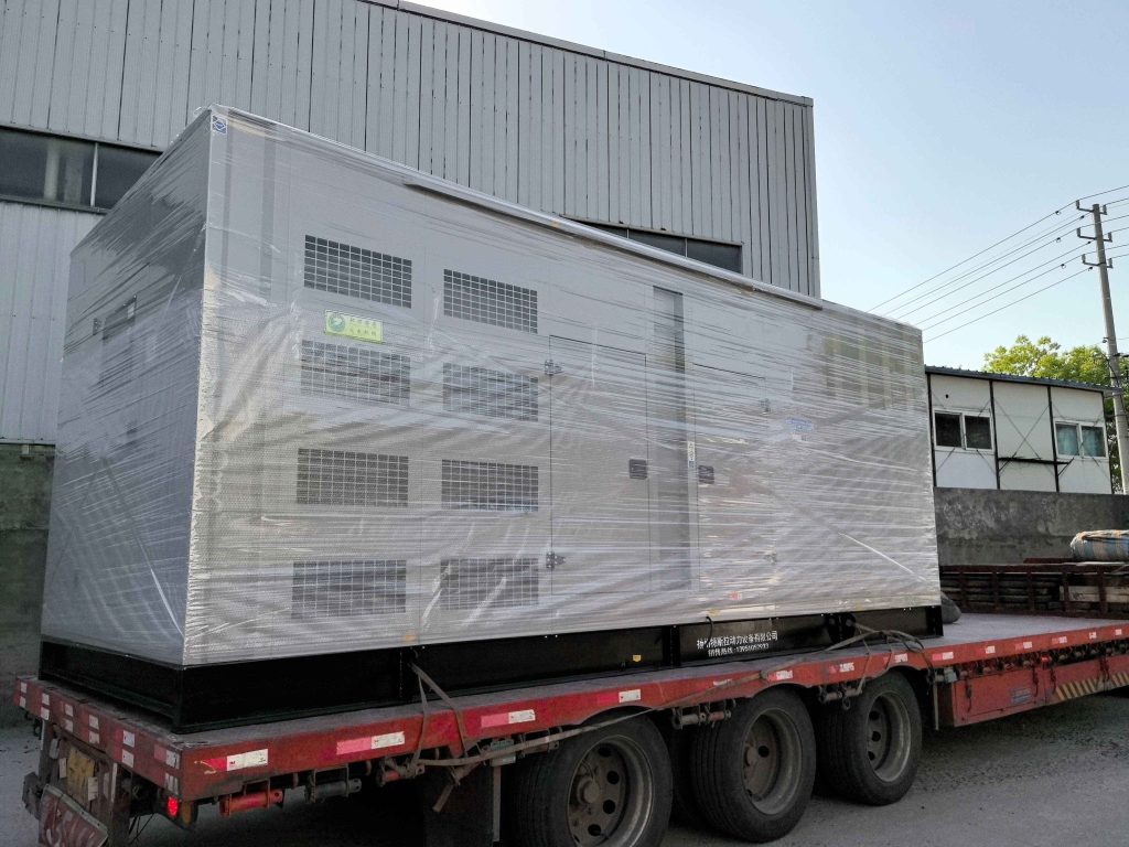 880KW Yuchai Genset Include Container Open Frame Type Silent Type Use in Industry and Manufacturing Construction Site