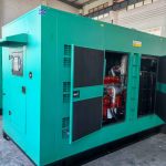 450KW Yuchai Genset Include Mobile Trailer Type Open Frame Container Type Standby Portable Industrial Diesel Generator